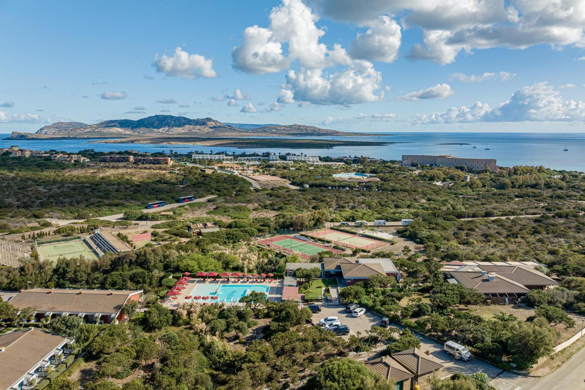 Отель Club Esse Sporting Стинтино Экстерьер фото